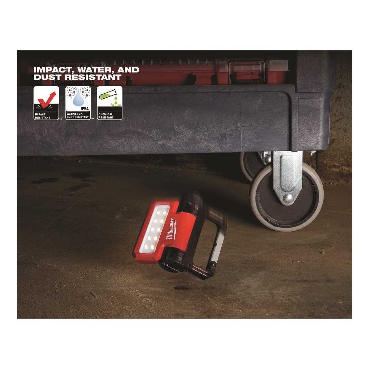 Milwaukee 550 Lumens LED Rechargeable Pivoting Flood Light