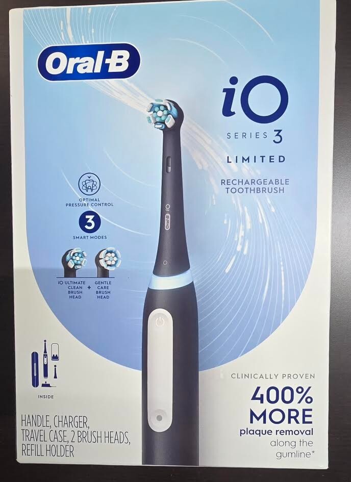Oral B iO Series 3 Limited Edition Electric Toothbrush with 2 Brush Heads..