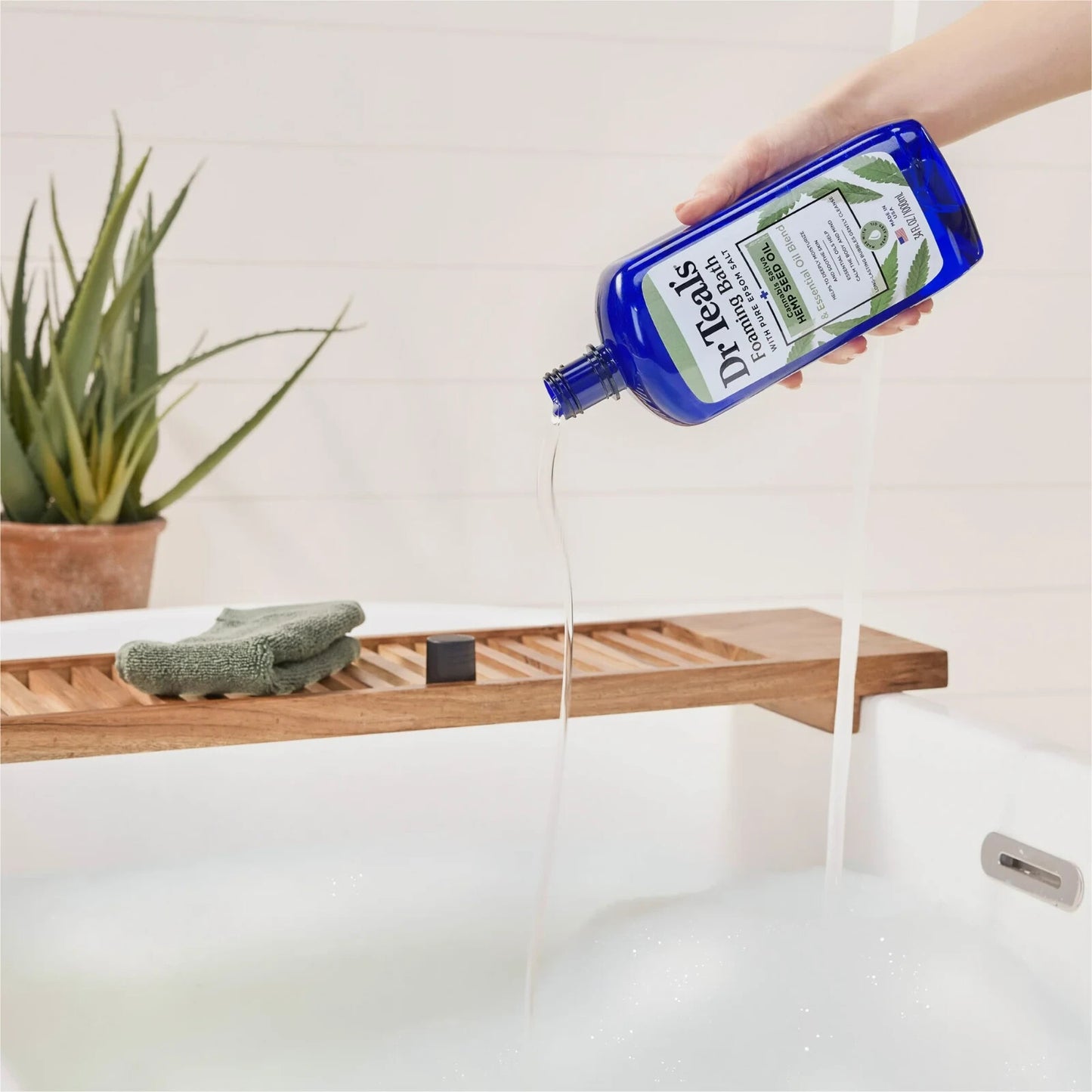 Dr Teal's Foaming Bath, Can* nabis Sativa Hemp Seed Oil with Essential Oil Blend